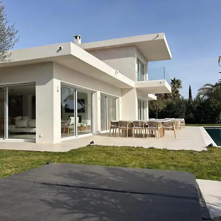 Villa Again